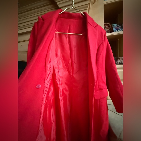 Elegant Red Double-Breasted Women's Coat - Picture 3 of 7